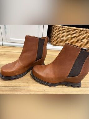 Sorel chestnut brown Leather Platform Booties Boots 9.5 40 Women’s